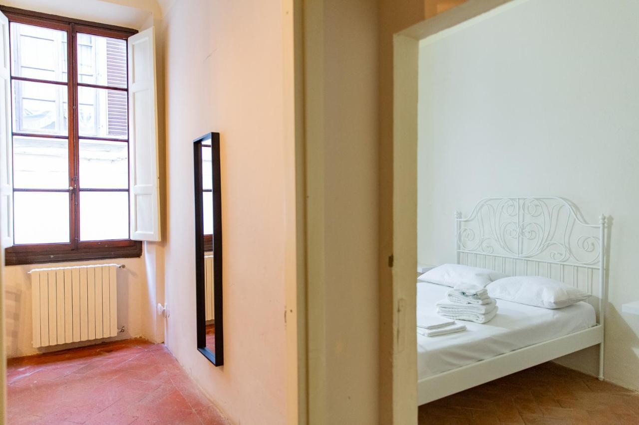 Charming Apartment By Bargello Museum Firenze Bagian luar foto